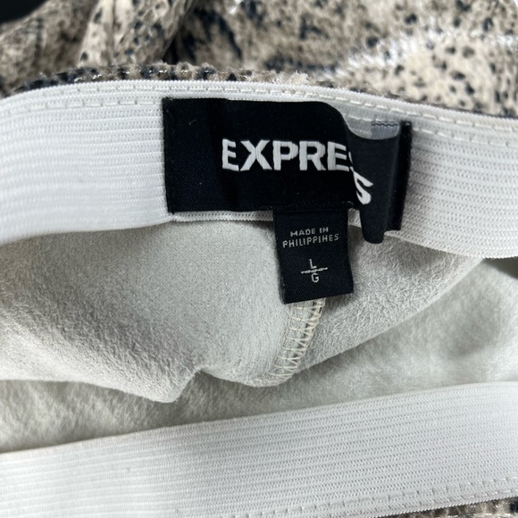 NWOT Express Faux snake skin pencil skirt - Picture 2 of 4